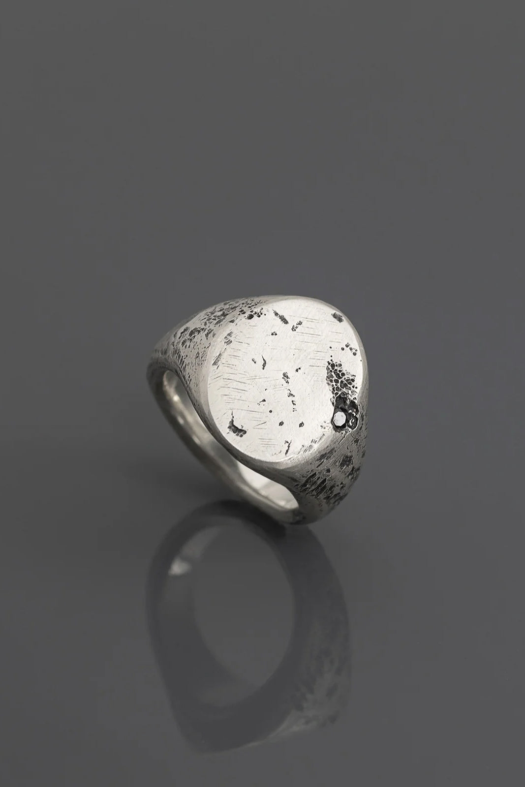 Tolm Oval Signet Ring